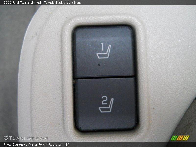 Tuxedo Black / Light Stone 2011 Ford Taurus Limited