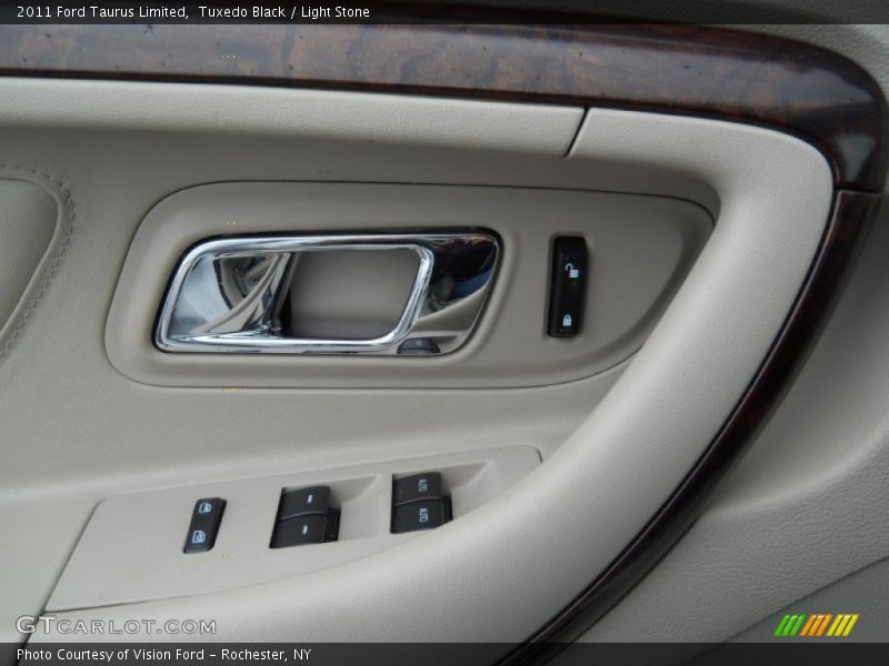 Tuxedo Black / Light Stone 2011 Ford Taurus Limited