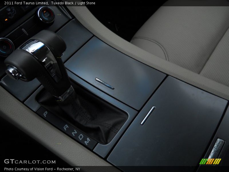Tuxedo Black / Light Stone 2011 Ford Taurus Limited