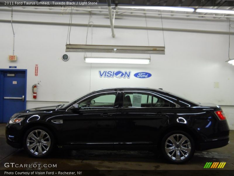 Tuxedo Black / Light Stone 2011 Ford Taurus Limited
