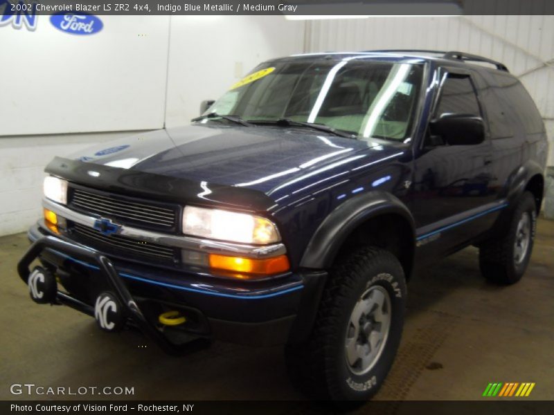 Indigo Blue Metallic / Medium Gray 2002 Chevrolet Blazer LS ZR2 4x4