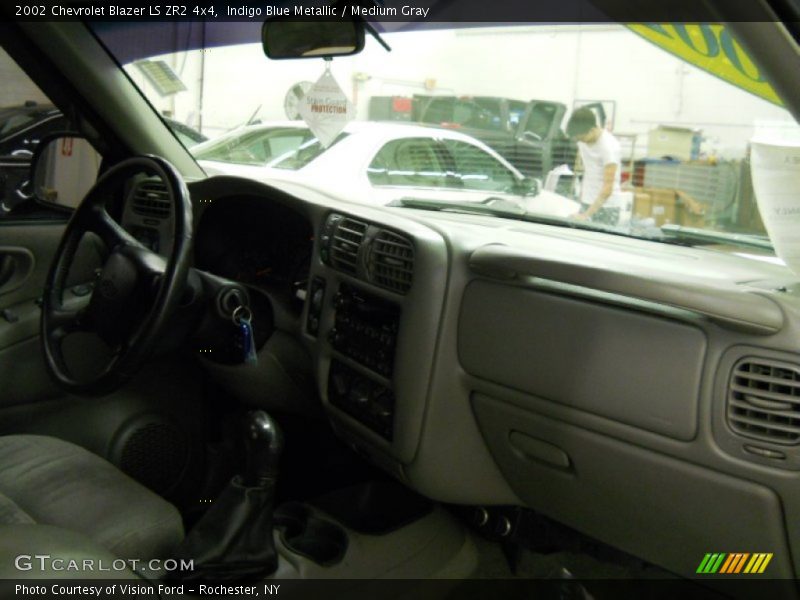 Indigo Blue Metallic / Medium Gray 2002 Chevrolet Blazer LS ZR2 4x4