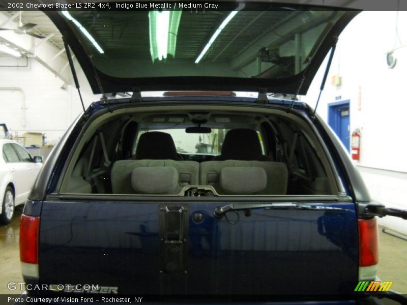 Indigo Blue Metallic / Medium Gray 2002 Chevrolet Blazer LS ZR2 4x4