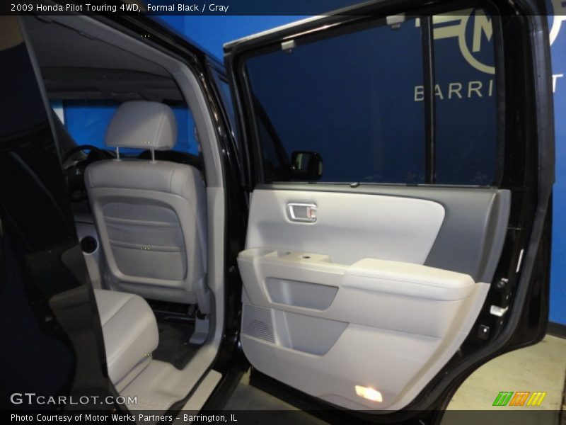 Formal Black / Gray 2009 Honda Pilot Touring 4WD
