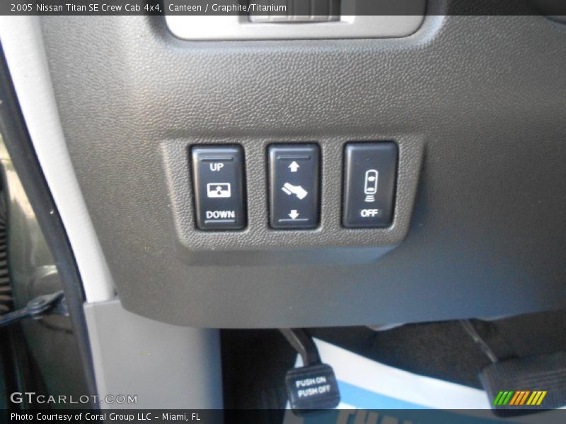 Canteen / Graphite/Titanium 2005 Nissan Titan SE Crew Cab 4x4