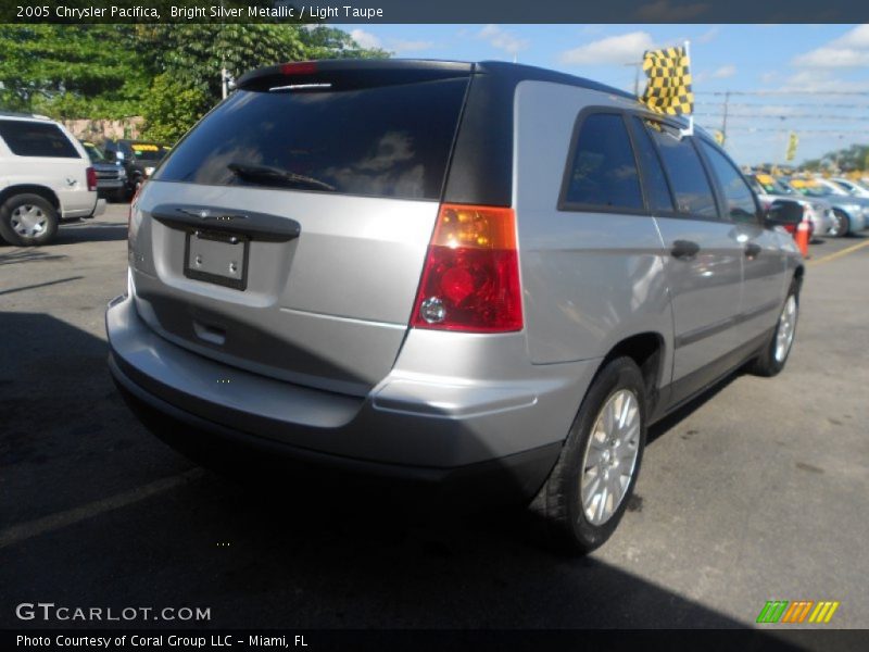 Bright Silver Metallic / Light Taupe 2005 Chrysler Pacifica