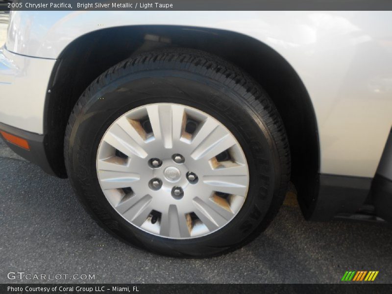 Bright Silver Metallic / Light Taupe 2005 Chrysler Pacifica