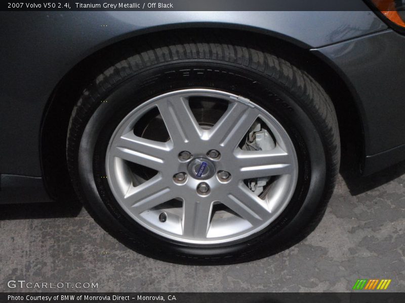 Titanium Grey Metallic / Off Black 2007 Volvo V50 2.4i