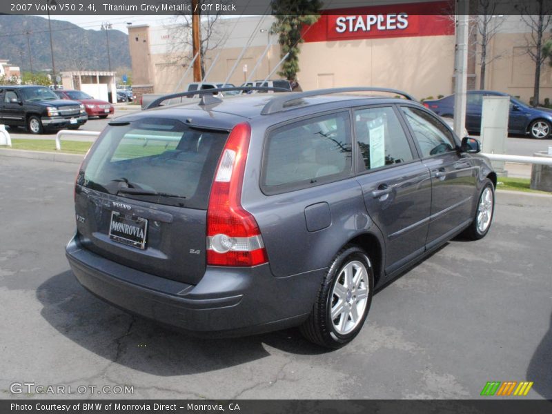 Titanium Grey Metallic / Off Black 2007 Volvo V50 2.4i