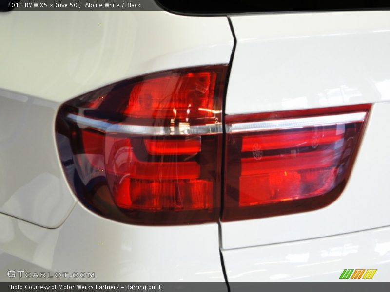 Alpine White / Black 2011 BMW X5 xDrive 50i