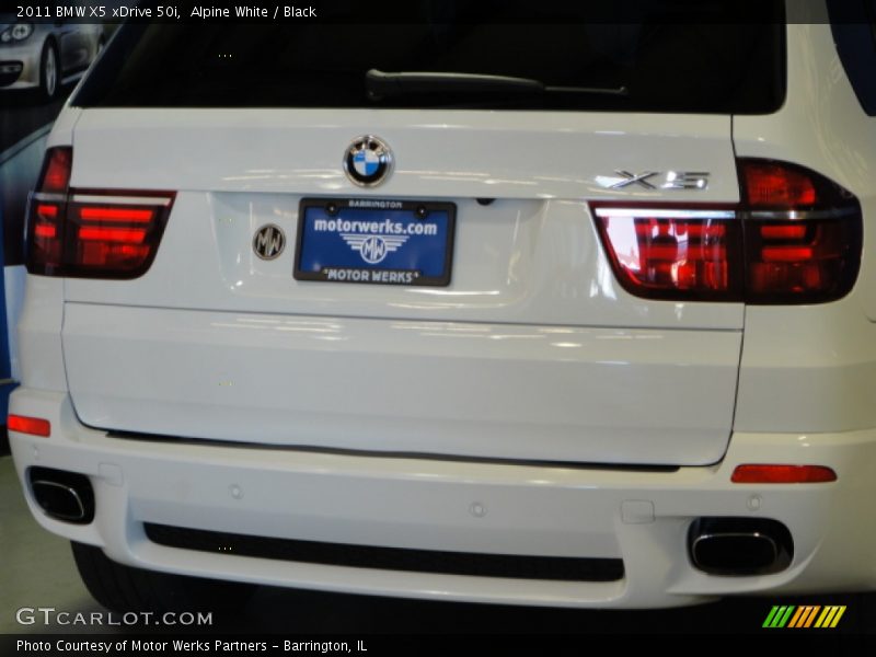 Alpine White / Black 2011 BMW X5 xDrive 50i