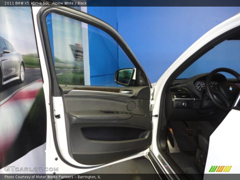 Alpine White / Black 2011 BMW X5 xDrive 50i