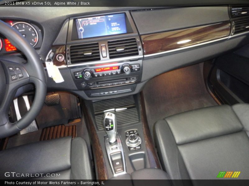 Alpine White / Black 2011 BMW X5 xDrive 50i