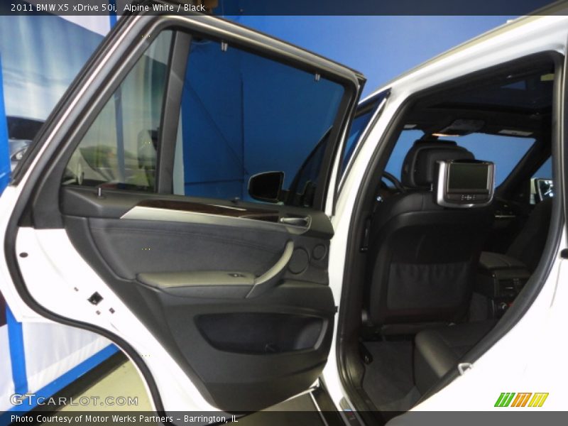 Alpine White / Black 2011 BMW X5 xDrive 50i