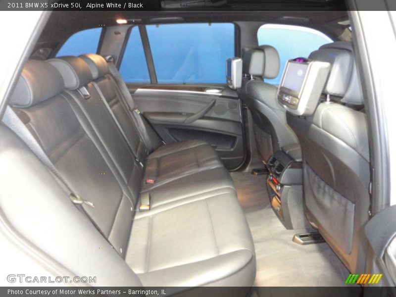Alpine White / Black 2011 BMW X5 xDrive 50i