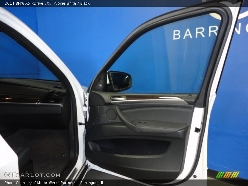 Alpine White / Black 2011 BMW X5 xDrive 50i