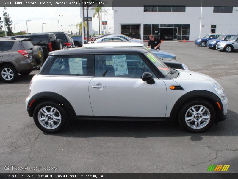 Pepper White / Carbon Black 2011 Mini Cooper Hardtop