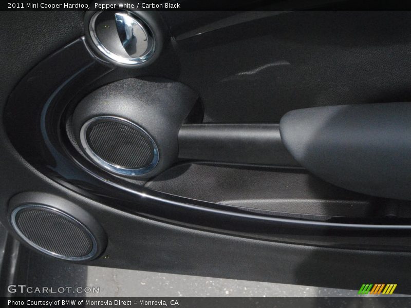 Pepper White / Carbon Black 2011 Mini Cooper Hardtop
