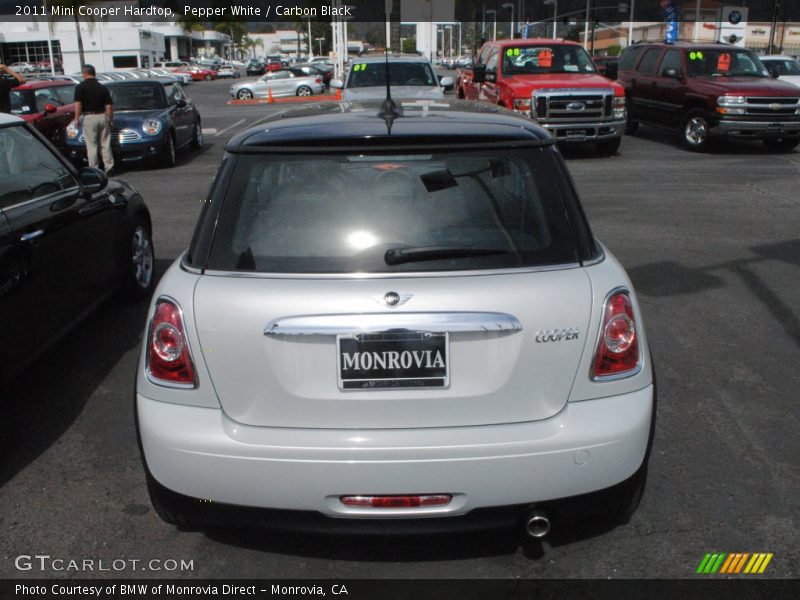 Pepper White / Carbon Black 2011 Mini Cooper Hardtop