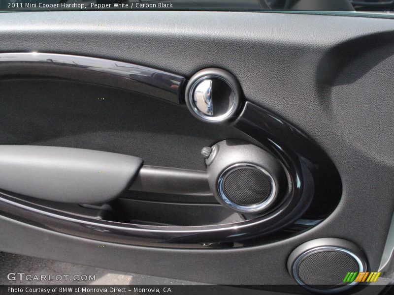 Pepper White / Carbon Black 2011 Mini Cooper Hardtop