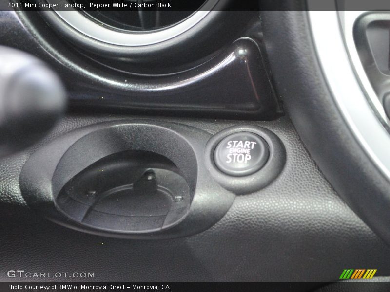 Pepper White / Carbon Black 2011 Mini Cooper Hardtop