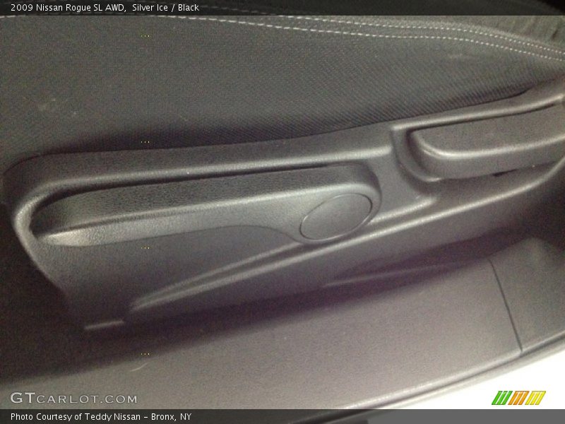 Silver Ice / Black 2009 Nissan Rogue SL AWD
