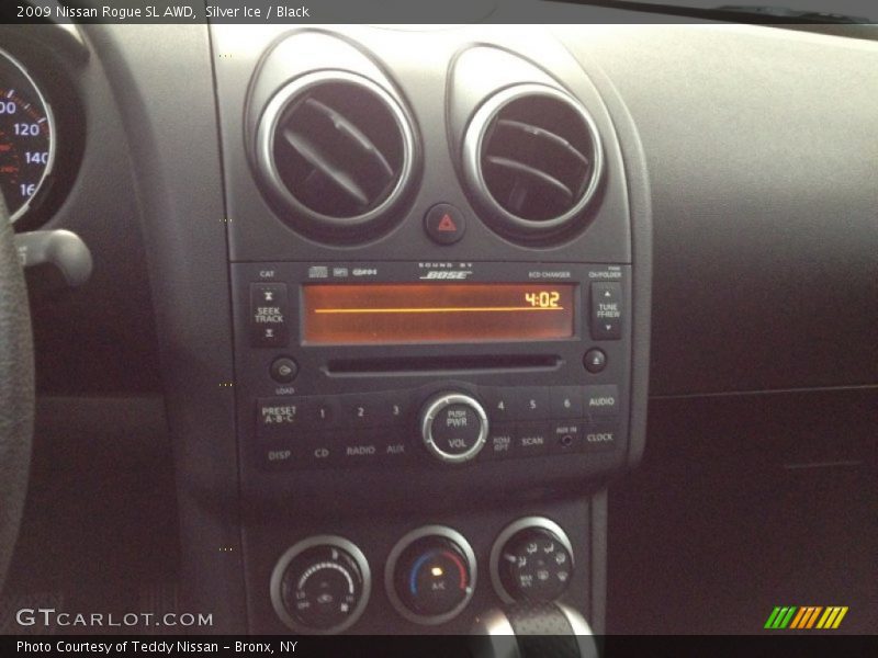 Silver Ice / Black 2009 Nissan Rogue SL AWD
