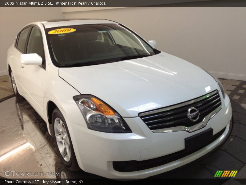 Winter Frost Pearl / Charcoal 2009 Nissan Altima 2.5 SL