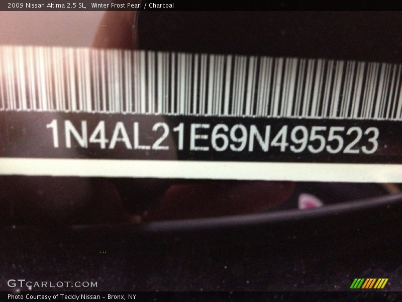 Winter Frost Pearl / Charcoal 2009 Nissan Altima 2.5 SL