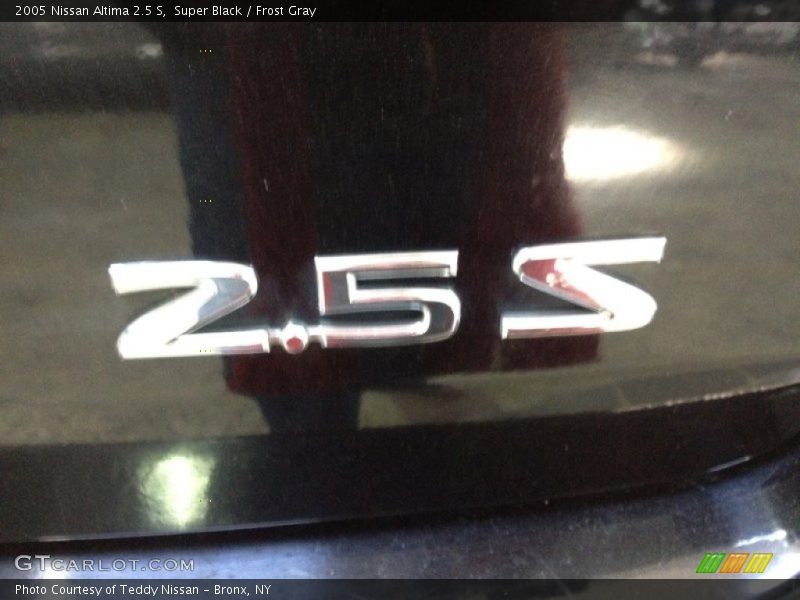 Super Black / Frost Gray 2005 Nissan Altima 2.5 S