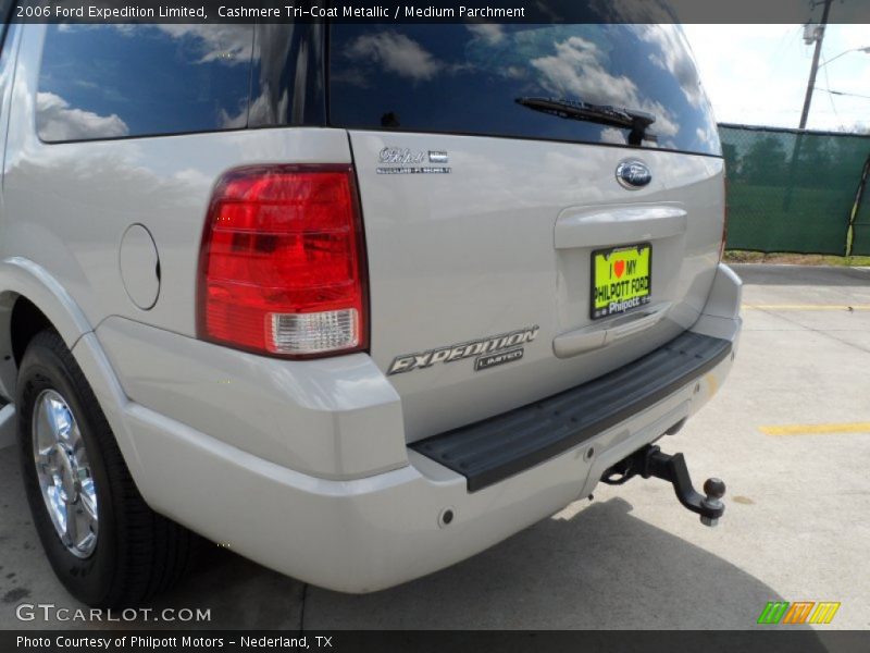 Cashmere Tri-Coat Metallic / Medium Parchment 2006 Ford Expedition Limited