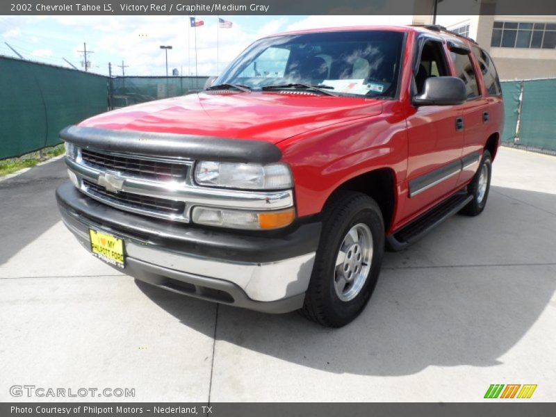 Victory Red / Graphite/Medium Gray 2002 Chevrolet Tahoe LS