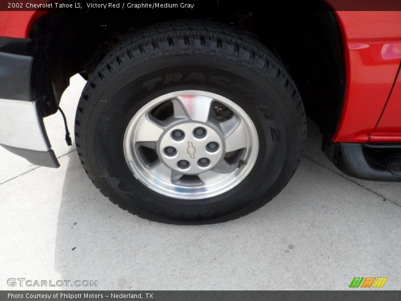 Victory Red / Graphite/Medium Gray 2002 Chevrolet Tahoe LS