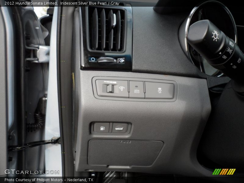 Iridescent Silver Blue Pearl / Gray 2012 Hyundai Sonata Limited