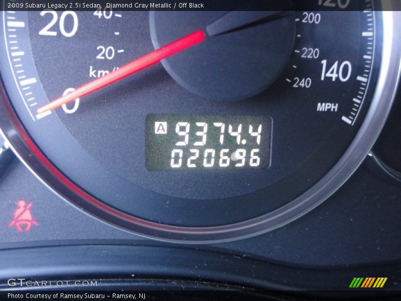 Diamond Gray Metallic / Off Black 2009 Subaru Legacy 2.5i Sedan