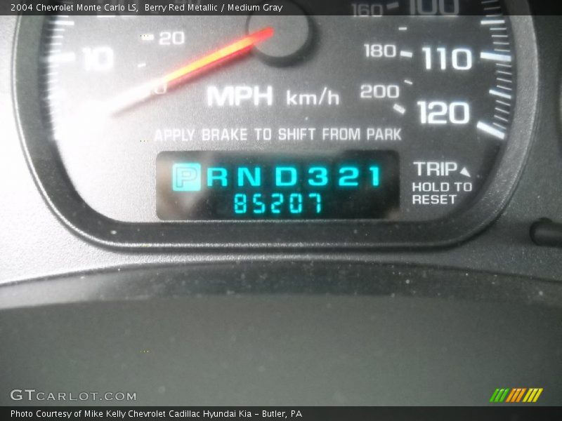 Berry Red Metallic / Medium Gray 2004 Chevrolet Monte Carlo LS