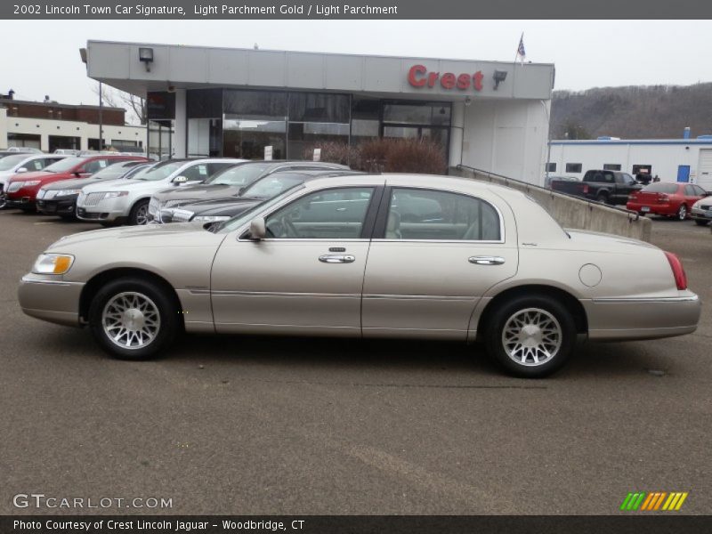 Light Parchment Gold / Light Parchment 2002 Lincoln Town Car Signature