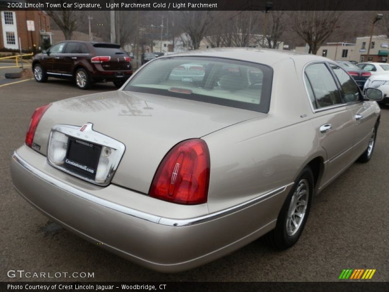 Light Parchment Gold / Light Parchment 2002 Lincoln Town Car Signature