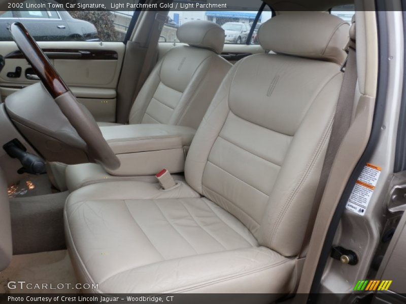 Light Parchment Gold / Light Parchment 2002 Lincoln Town Car Signature