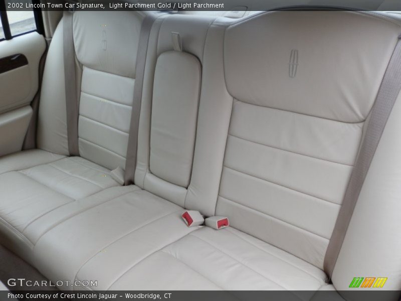 Light Parchment Gold / Light Parchment 2002 Lincoln Town Car Signature