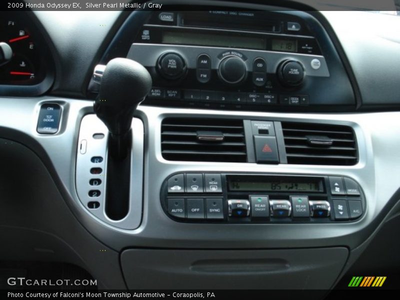 Silver Pearl Metallic / Gray 2009 Honda Odyssey EX