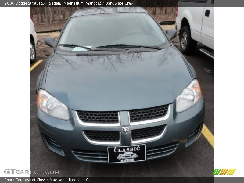 Magnesium Pearlcoat / Dark Slate Grey 2006 Dodge Stratus SXT Sedan