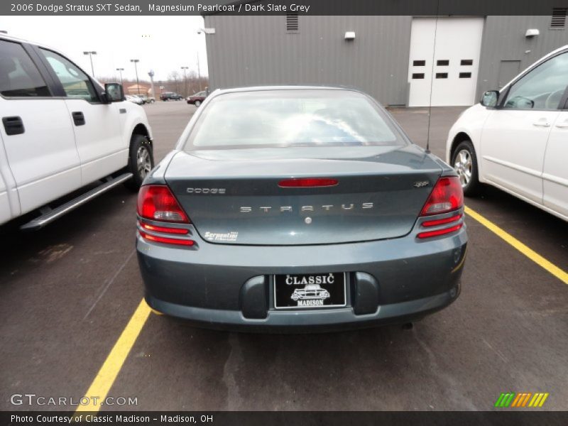 Magnesium Pearlcoat / Dark Slate Grey 2006 Dodge Stratus SXT Sedan