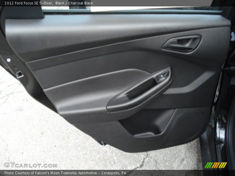 Black / Charcoal Black 2012 Ford Focus SE 5-Door
