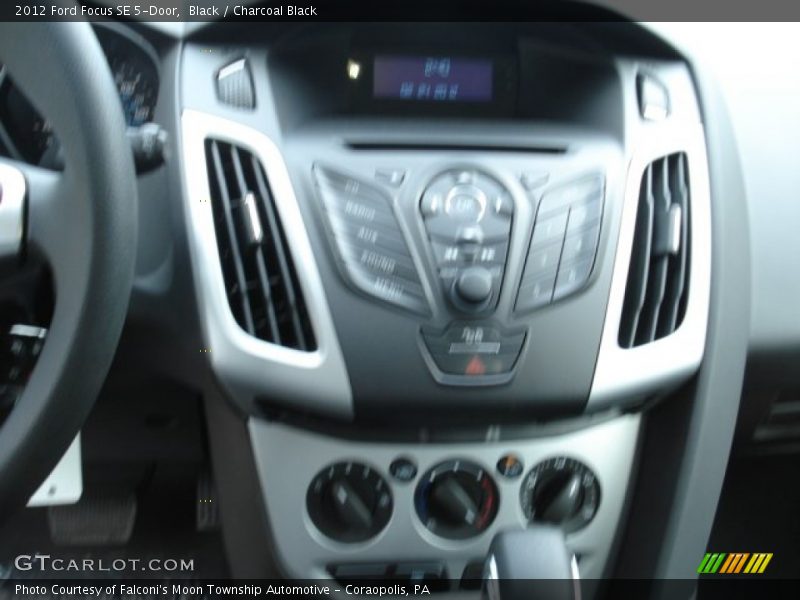 Black / Charcoal Black 2012 Ford Focus SE 5-Door