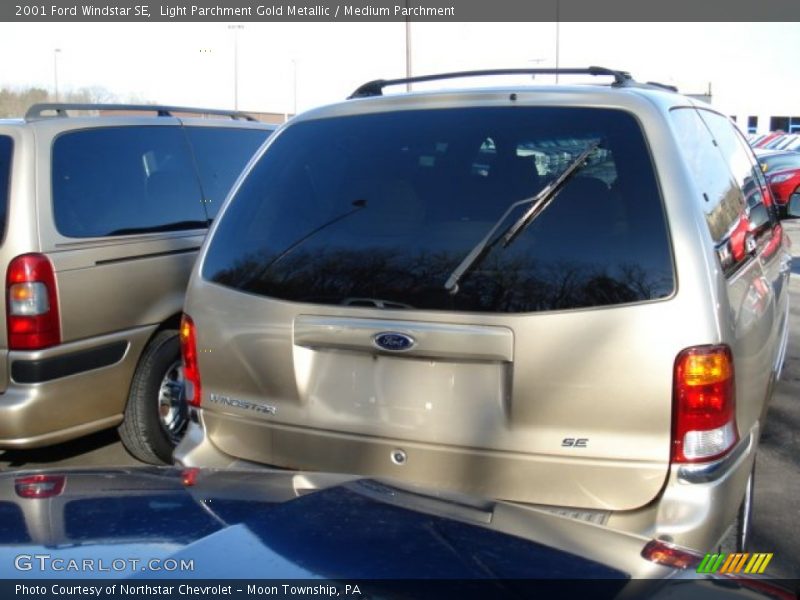 Light Parchment Gold Metallic / Medium Parchment 2001 Ford Windstar SE