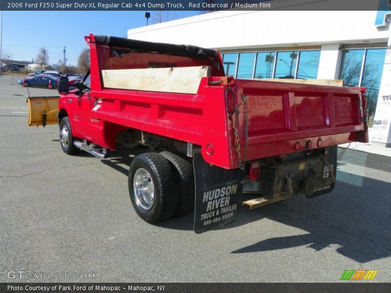 Red Clearcoat / Medium Flint 2006 Ford F350 Super Duty XL Regular Cab 4x4 Dump Truck