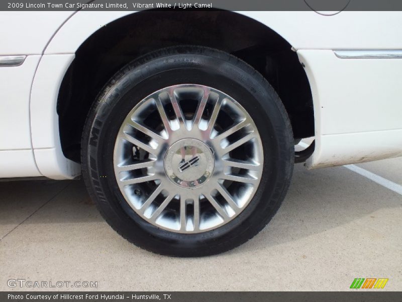 Vibrant White / Light Camel 2009 Lincoln Town Car Signature Limited