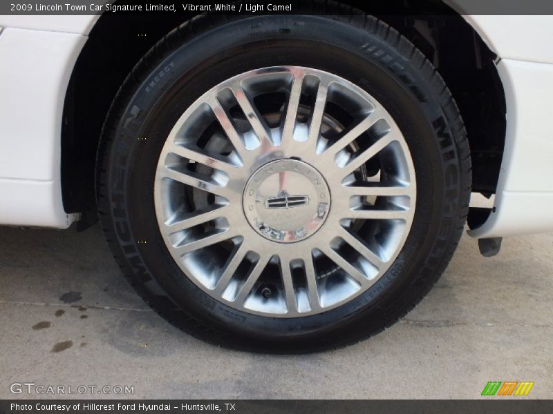 Vibrant White / Light Camel 2009 Lincoln Town Car Signature Limited