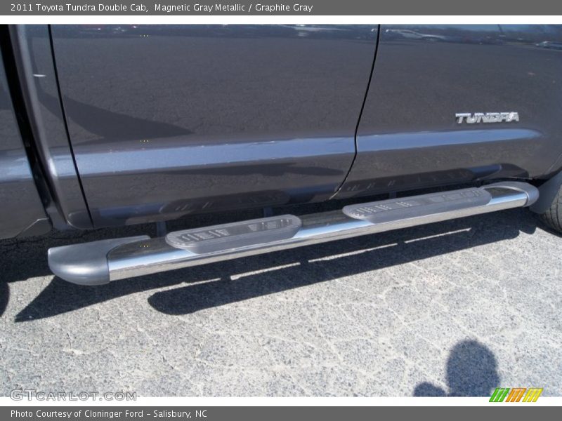 Magnetic Gray Metallic / Graphite Gray 2011 Toyota Tundra Double Cab